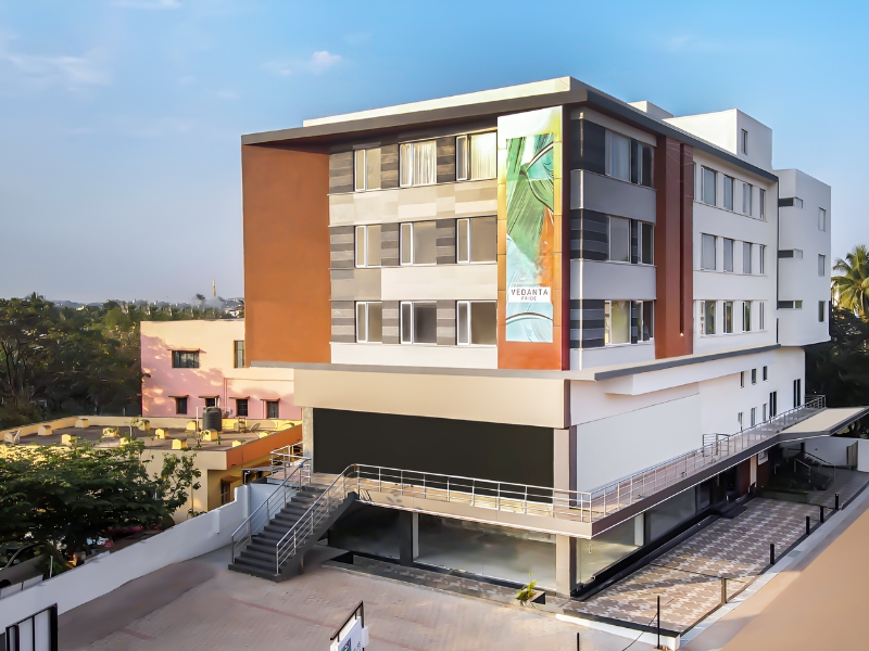 hotelvedantapride building day